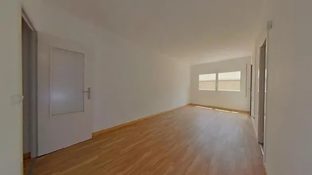 CASA EN VENTA OKUPADA EN C/ JOTA — 24