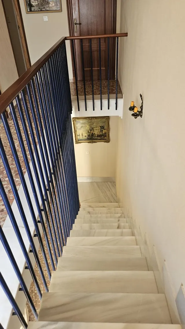 Casa adosada de 4 dormitorios con gran porche, patio y terraza en el centro de Chipiona — 19
