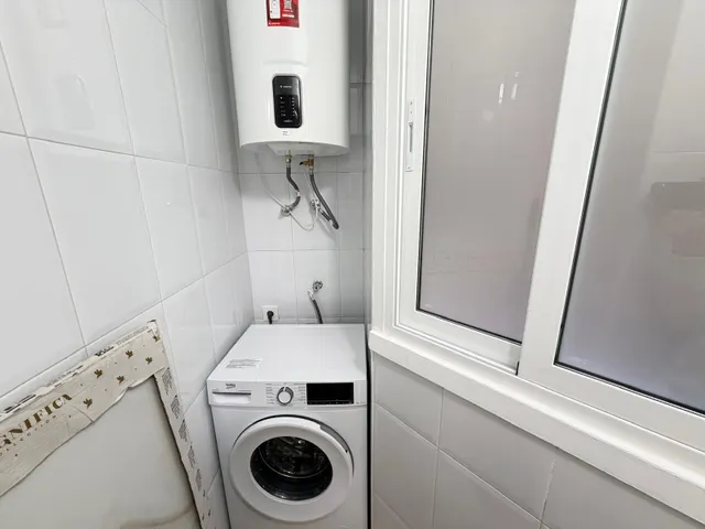 Apartamento totalmente reformado cerca de parque de las naciones con 2 dorm. 1 baño. con piscina. superficie 70 m2. — 30