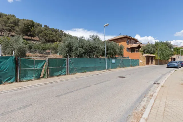 Parcela Urbanizable en Carretera de la Sierra — 22