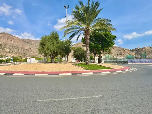 Impresionante Piso Seminuevo en Orihuela, con balcón, muy luminoso.. en zona Espeñetas  ¡Tu Nuevo Hogar Te Espera! — 25
