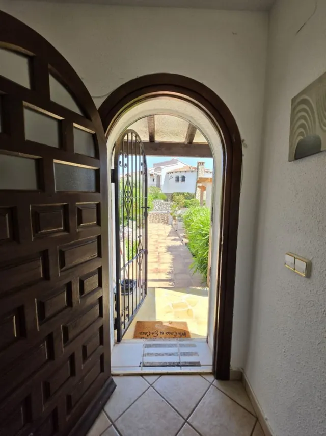 Encantadora villa en la prestigiosa zona de Balcón al Mar, Jávea — 11