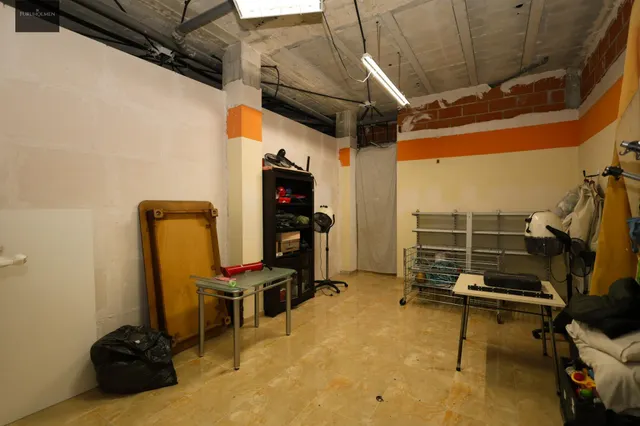 Local comercial en venta – opción conjunta o por separado — 28
