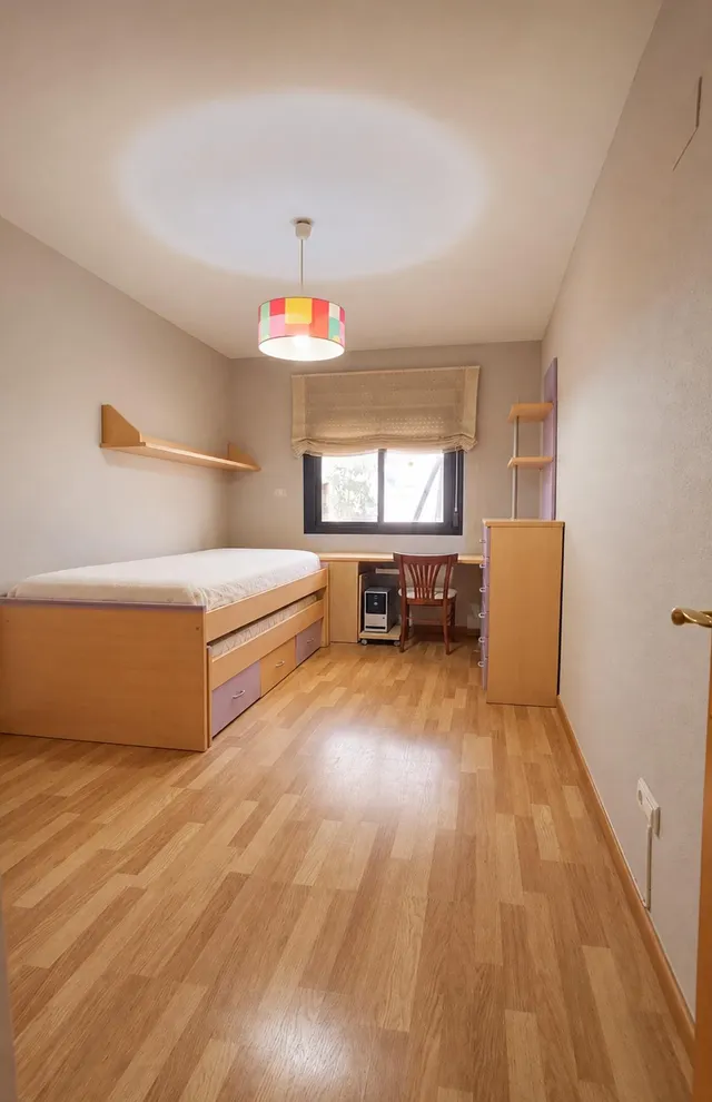 Planta baja de 131 m2 con terraza privada de más de 40 m2, garaje y 2 trasteros en Alicante — 8