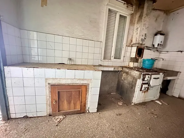 Casa de piedra a reformar. CALVOS (Taboadela) a 3km. Polígono. — 9