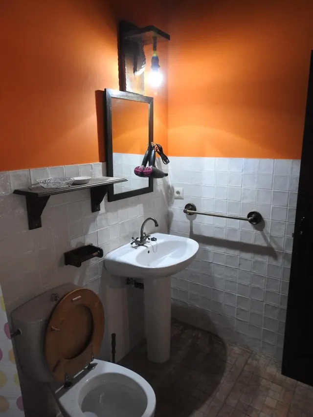 POSADA CON MUCHO ENCANTO EN CABUÉRNIGA.- — 25