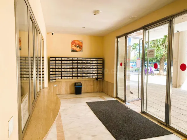 Inversión Inteligente & Piso con Licencia Turística en Sevil - foto 2