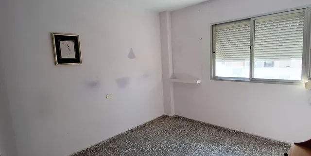 AMPLIA VIVIENDA DE 4 DORMITORIOS Y 2 BAÑOS. MEJOR PRECIO DE ZONA — 32