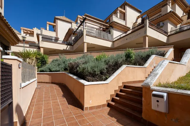 Ponemos a la venta esta preciosa casa en Urbanizacion cerrada, con zonas comunes y piscina comunitaria. — 45