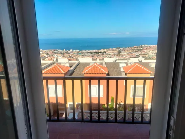 Amplio Adosado de 2 dormitorios en Roque del Conde - foto 5