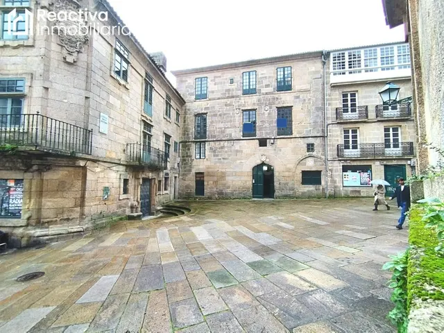 Piso amplísimo en edificio histórico - foto 2