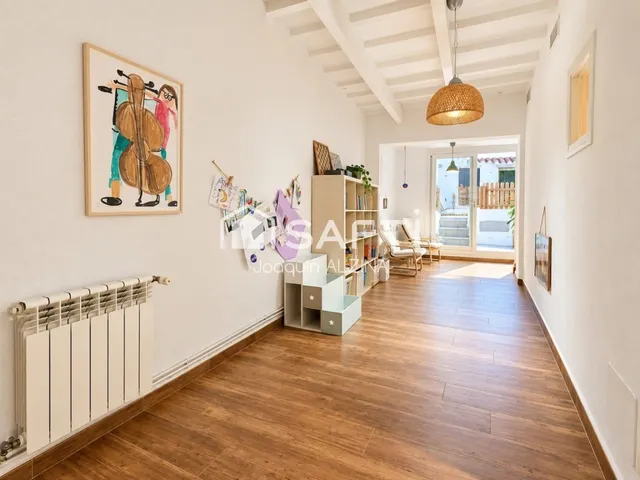 Casa céntrica con patio y 6 habitaciones en Mahón. — 11