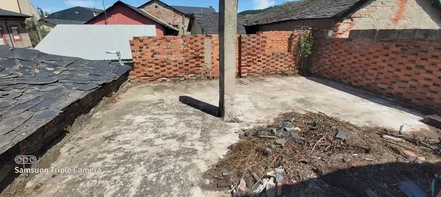 CASA DE PUEBLO CON NEGOCIO — 11