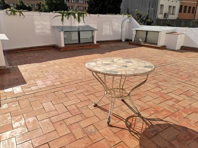 Impresionante Edificio en Venta en Girona - Ideal para Inver - foto 2