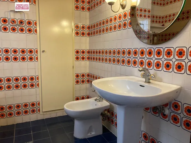 VENTA DE CASA EN BENIFAIO CHAFLAN SALIDA A DOS CALLES — 11