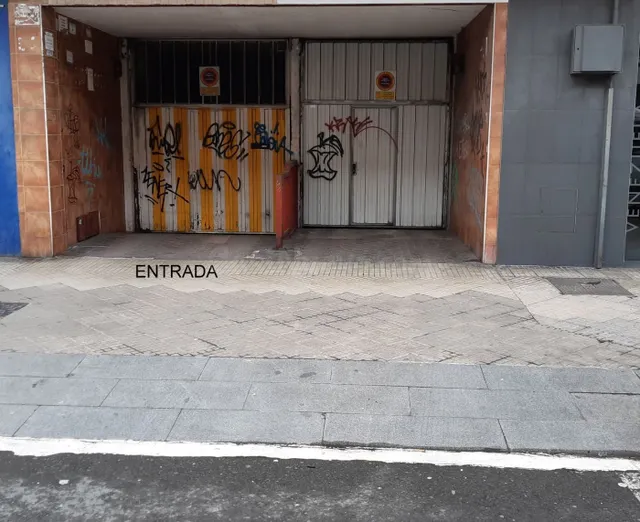 PLAZA DE GARAJE CON PEQUEÑA ZONA DE ALMACENAJE EN CALLE VENE