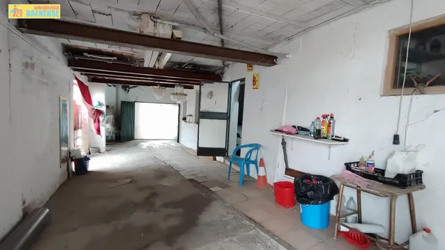 CASA EN VENTA CON COCHERA — 15