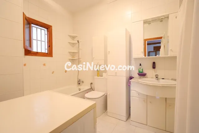 Adosado de 3 dormitorios y gran jardín en La Florida - foto 4