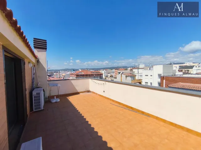 Moderno Ático Dúplex en Sant Pere de Ribes con Terraza y Par - foto 4