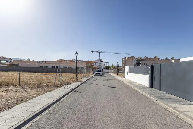 Solar de 1.175 m2 en Ogijares — 10