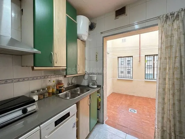 PISO BAJO CON PATIO, PARLA ZONA CALLE PINTO, 3 DORMITORIOS - foto 2
