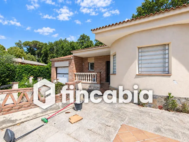 Casa independiente para reformar con jardín y garaje en Maçanet de la Selva — 19