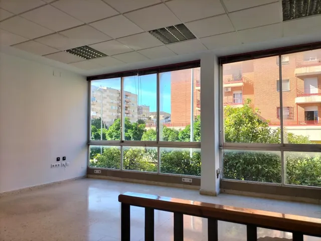 Local comercial en venta de procedencia bancaria — 11