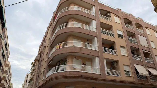 Piso en venta en Playa del Acequión (Torrevieja) - 2 habitaciones, vistas al mar, esquina y ascensor — 17