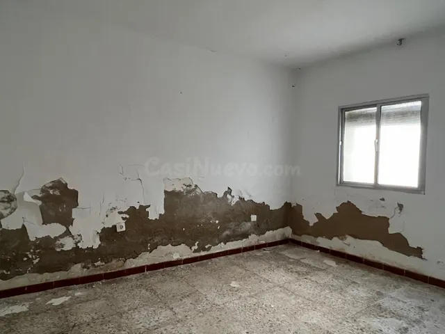 CASABANCO VENDE VIVIENDA DE CINCO DORMITORIOS EN ALCUESCAR - foto 4
