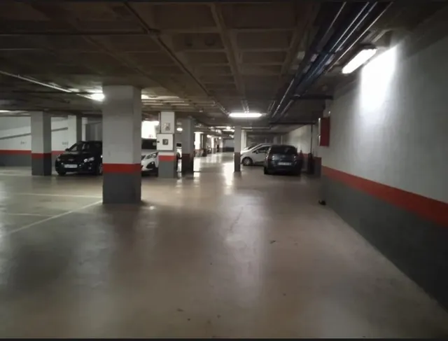 PLAZA DE GARAJE AMPLIA EN TEATINOS | ESPACIO PARA COCHE Y MOTO — 9