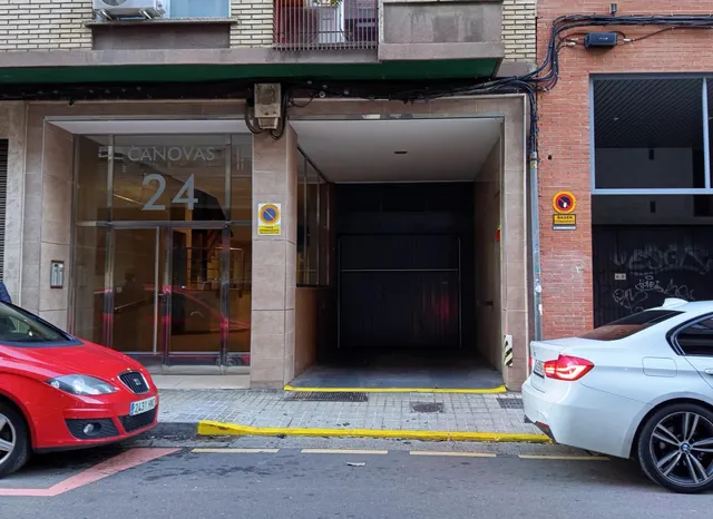 Garaje en C/ Cánovas. Zaragoza — 18
