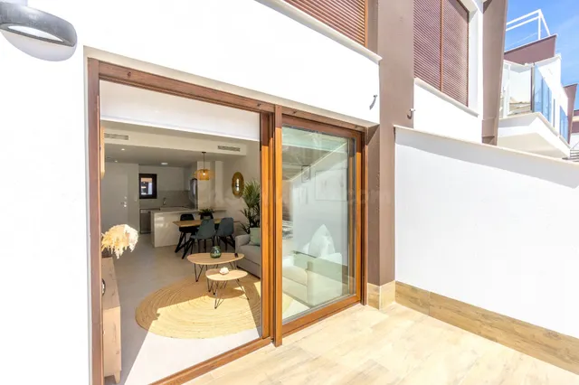 BUNGALOWS EN PLANTA BAJA Y PLANTA ALTA CON SOLARIUM - foto 5