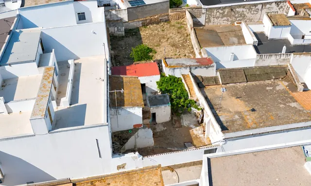 INCREIBLE CASA SOLAR EN PLENO CASCO URBANO PARA REFORMAR - foto 5
