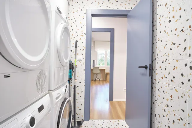 Habitación sólo para chica estudiante - disponible en diciembre - san antón — 50