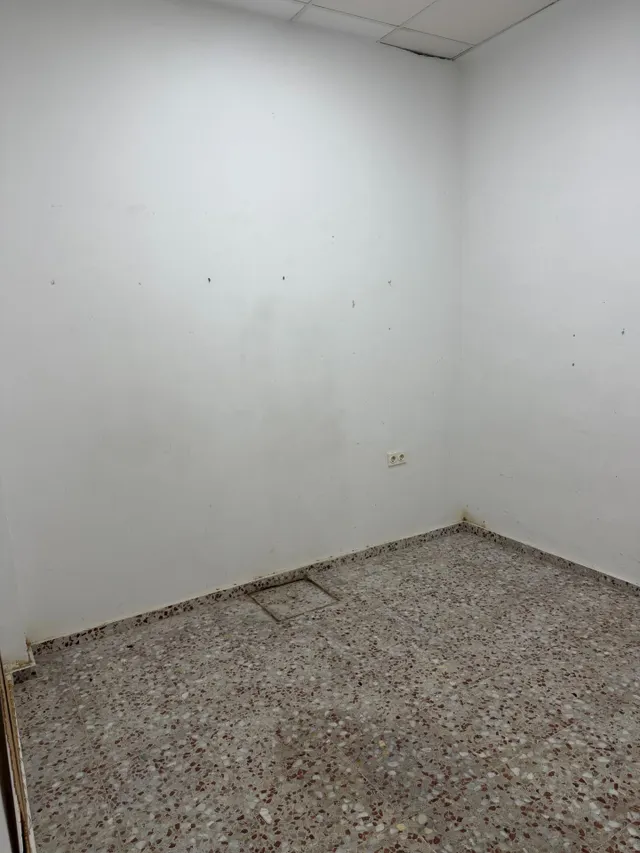 Local comercial en venta de 200 m2 – antigua guardería con múltiples posibilidades — 15