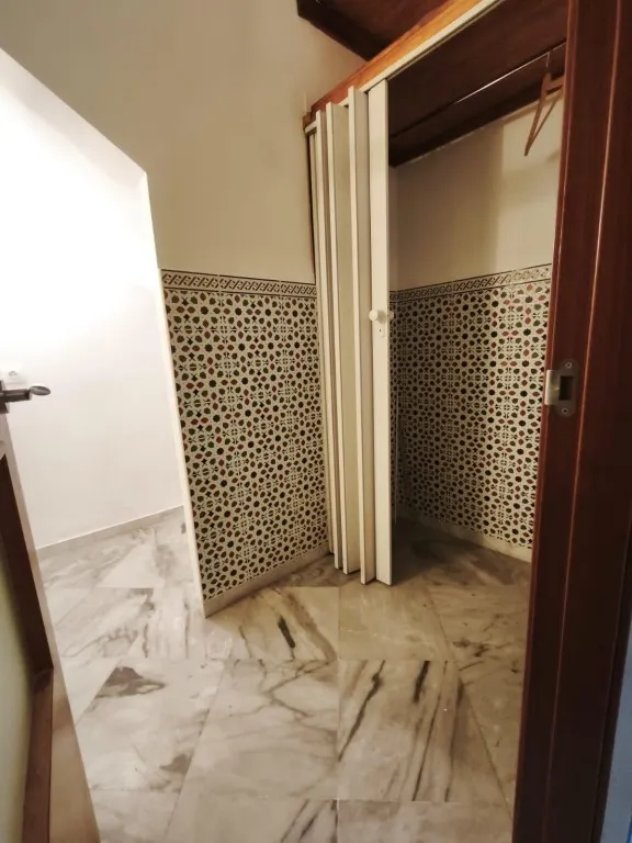 Estupendo piso en alquiler en El Arenal Sevillano con patio y garaje!! — 24