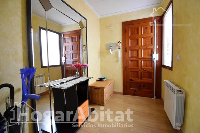Extraordinaria amplitud en este luminoso primer piso con terrazas y trastero — 23