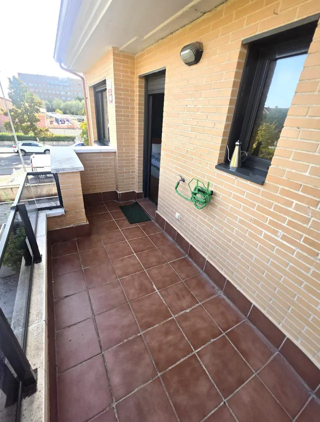 Chalet de esquina en zona hospital — 44