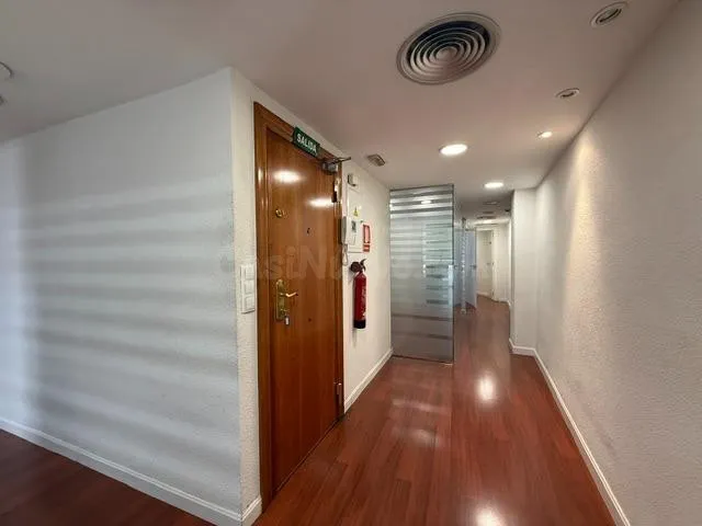 Venta de piso reformado en Avenida de la constitución - foto 2
