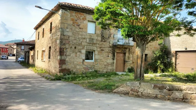 MONCASA VENDE CASA EN NESTAR (AGUILAR DE CAMPOO) - foto 2