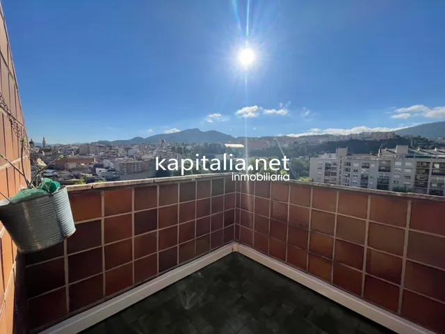 Ático duplex con chimenea y vistas panorámicas — 18