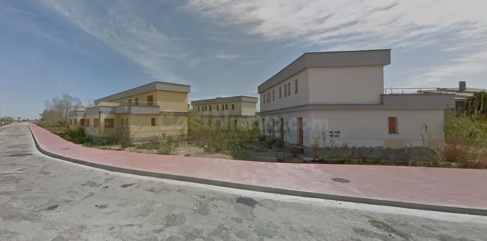 CONJUNT D'ADOSSATS EN CONSTRUCCIÓ