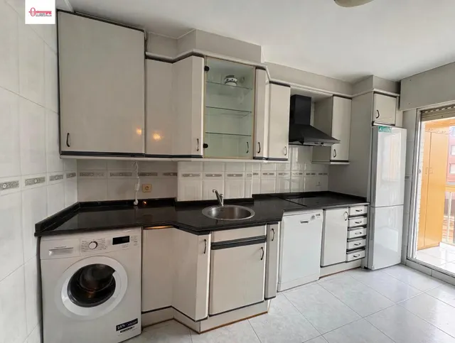 Piso de Tres dormitorios en alquiler en la zona de Capiscol — 14