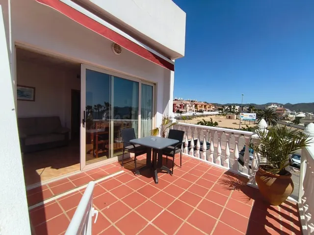 ALQUILER APARTAMENTOS PRIMERA LINEA DEL MAR - foto 3
