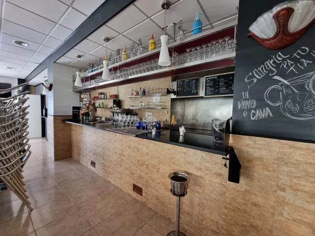Local comercial 400m² en venta - El Rieral - foto 2