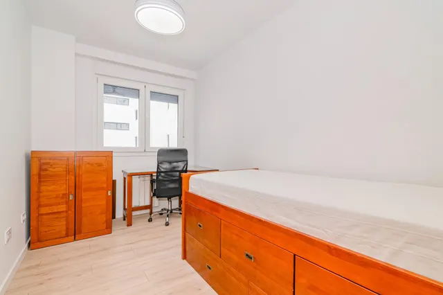 OPORTUNIDAD EN VENTA DE PISO VPO DE 3 DORMITORIOS EN BARRIO ALBAYDA CON PLAZA DE GARAGE Y TRASTERO — 18