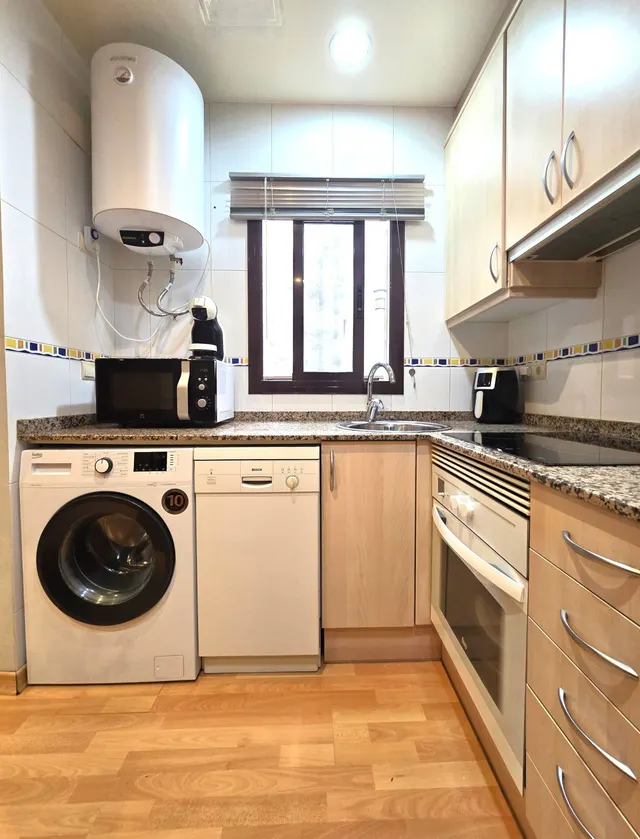 PRECIOSO y PRÁCTICO PISO para entrar a vivir -Zona Carrer Ample/ Pl. LLibertat de Reus- — 4