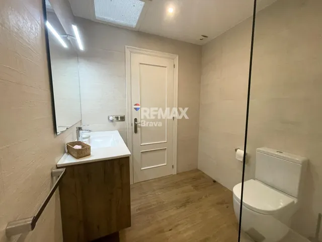 Amplio Adosado en Sarria de Ter - Ideal para Entrar a Vivir — 7