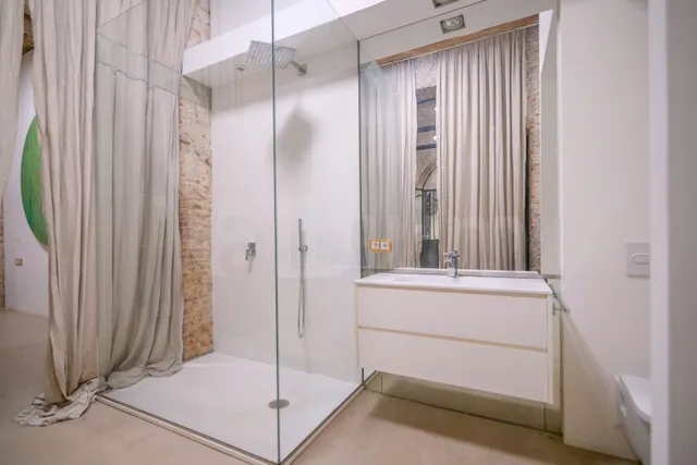 EXCLUSIVA OFICINA DE DISEÑO DE 226 M2 EN EL CORAZÓN DEL BARRIO GÒTIC — 24