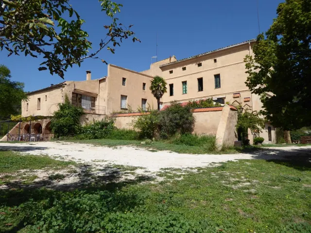 VENTA MASIA EN TOUS CON PISCINA Y ERMITA!!